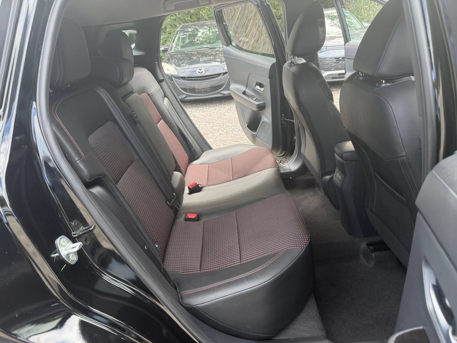 Used 2026 Nissan Kicks SR FWD image 35