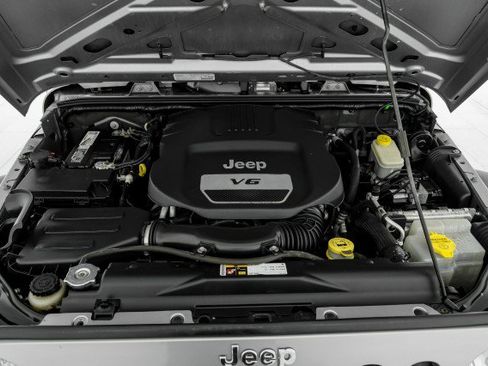 Used 2014 Jeep Wrangler Unlimited Sport AWD/4WD image 43