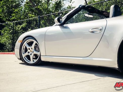 Used 2006 Porsche 911 Carrera RWD image 25