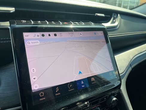 Used 2023 Jeep Grand Cherokee L Limited image 6