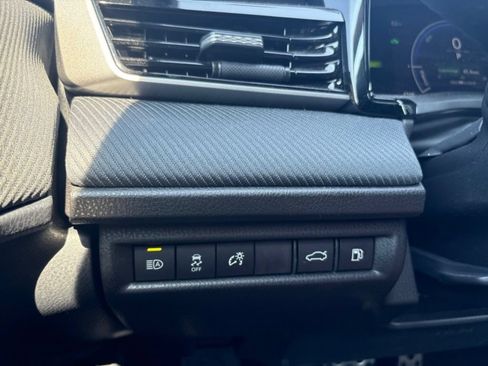 Used 2026 Toyota Camry SE FWD image 14