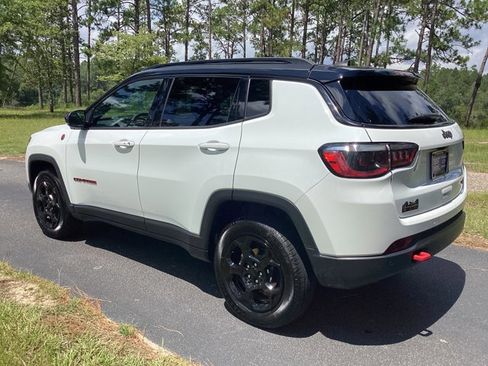 Used 2023 Jeep Compass Trailhawk image 4