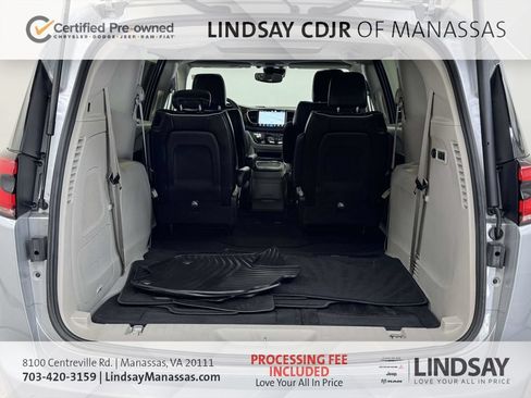 Used 2022 Chrysler Pacifica Limited FWD image 17
