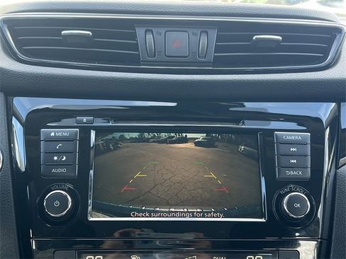 Used 2020 Nissan Rogue Sport SV image 6