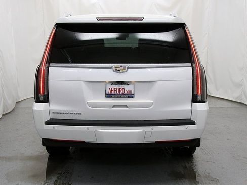 Used 2018 Cadillac Escalade ESV Platinum image 6
