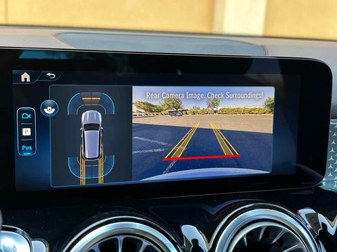 New 2025 Mercedes-Benz GLB 250 image 18