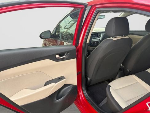 Used 2019 Hyundai Accent SE w/ Cargo Package FWD image 14