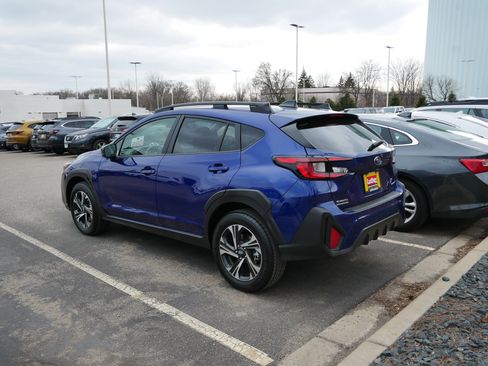 Used 2024 Subaru Crosstrek 2.0i Premium image 4