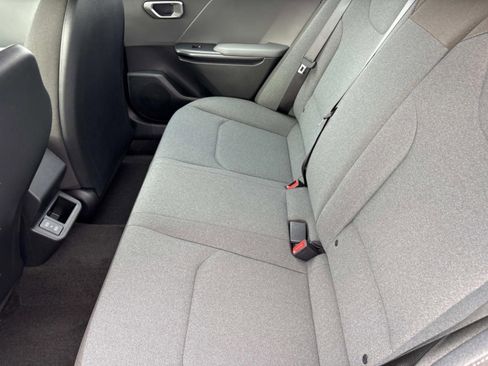 New 2025 Kia K4 LXS image 15