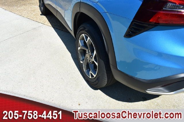 Used 2025 Chevrolet Trax LT w/ Driver Confidence Package FWD image 16