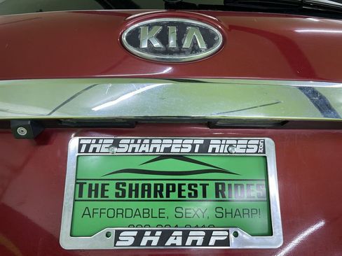 Used 2011 Kia Sorento LX w/ Convenience Pkg image 12