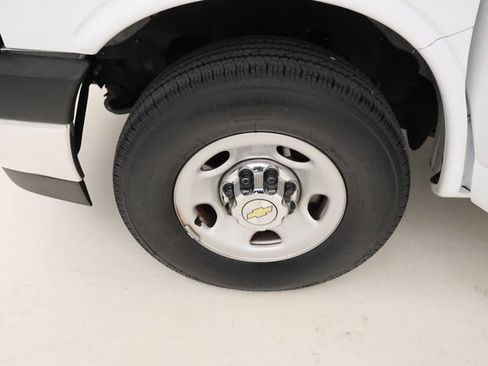 Used 2024 Chevrolet Express 3500 LT w/ LT Preferred Equipment Group image 6