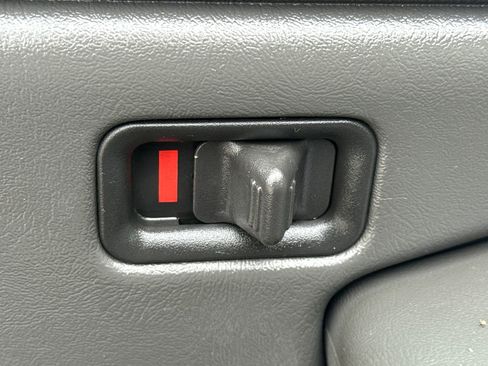 Used 2006 Chevrolet Silverado 3500 2WD Regular Cab image 17