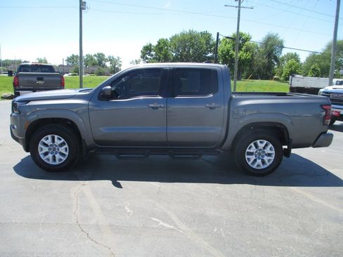 Used 2022 Nissan Frontier SV AWD/4WD image 11
