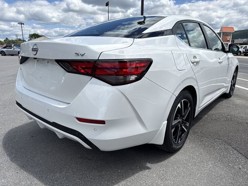 Used 2024 Nissan Sentra SV FWD image 3