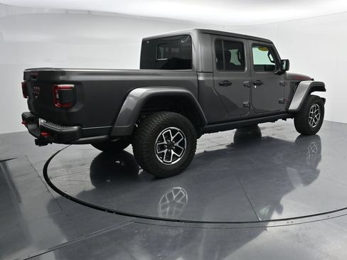 Used 2025 Jeep Gladiator Rubicon AWD/4WD image 8