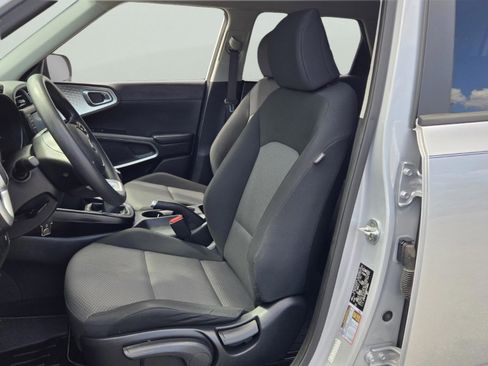 Used 2021 Kia Soul LX image 15