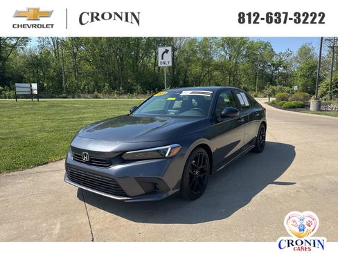 Used 2023 Honda Civic Sport image 1