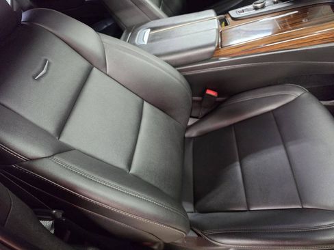 Used 2022 Cadillac Escalade ESV Luxury AWD/4WD image 18