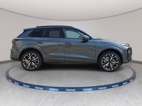 New 2026 Audi Q3 quattro 2.0T AWD/4WD image 4