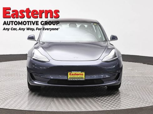 Used 2018 Tesla Model 3 RWD image 2