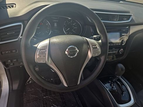 Used 2016 Nissan Rogue S w/ Appearance Package AWD/4WD image 13