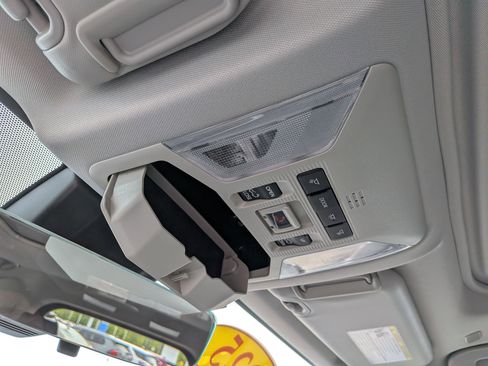 Certified 2025 Toyota RAV4 XLE w/ Convenience Package FWD image 19