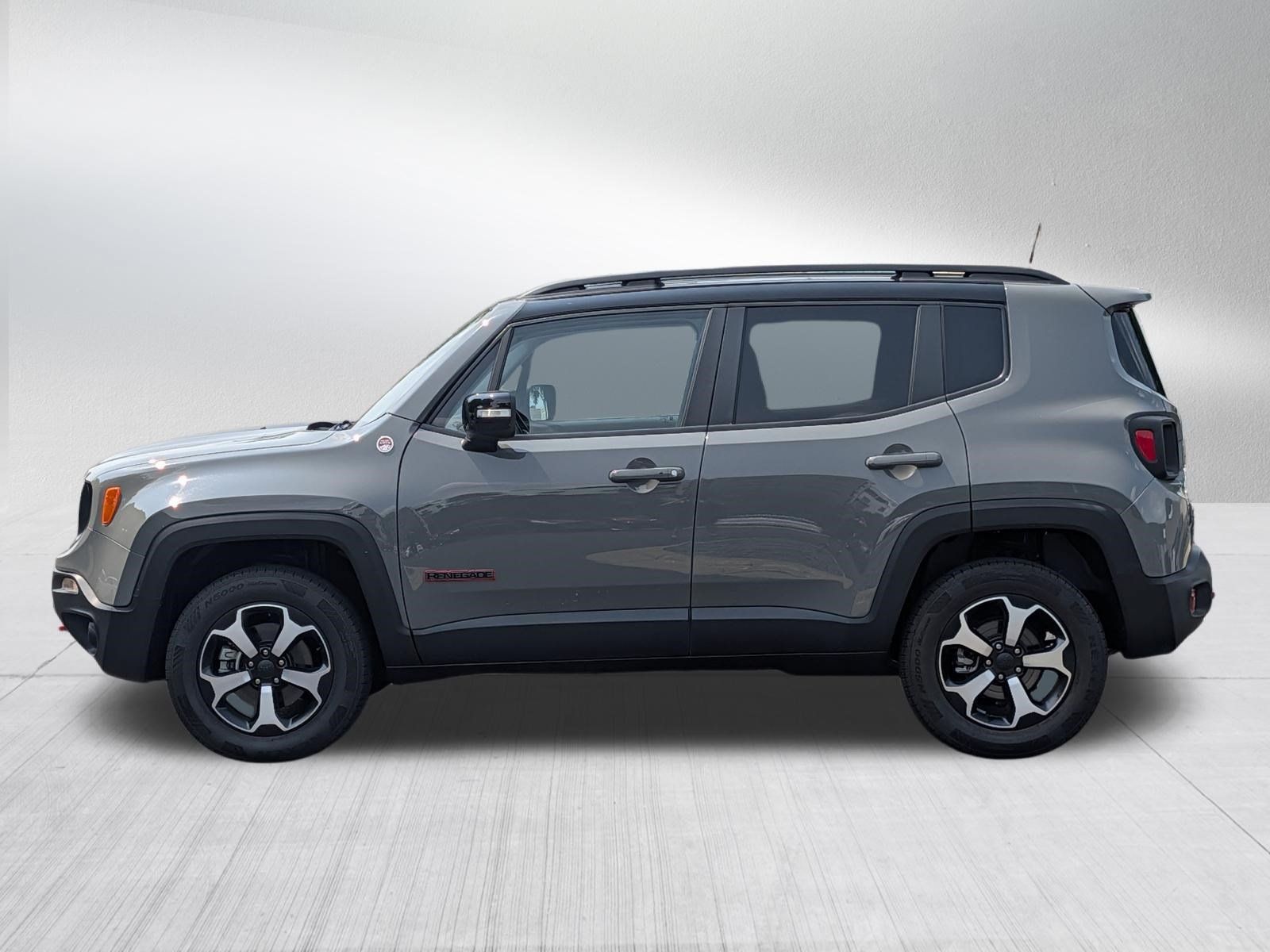 Used 2022 Jeep Renegade Trailhawk AWD/4WD image 4