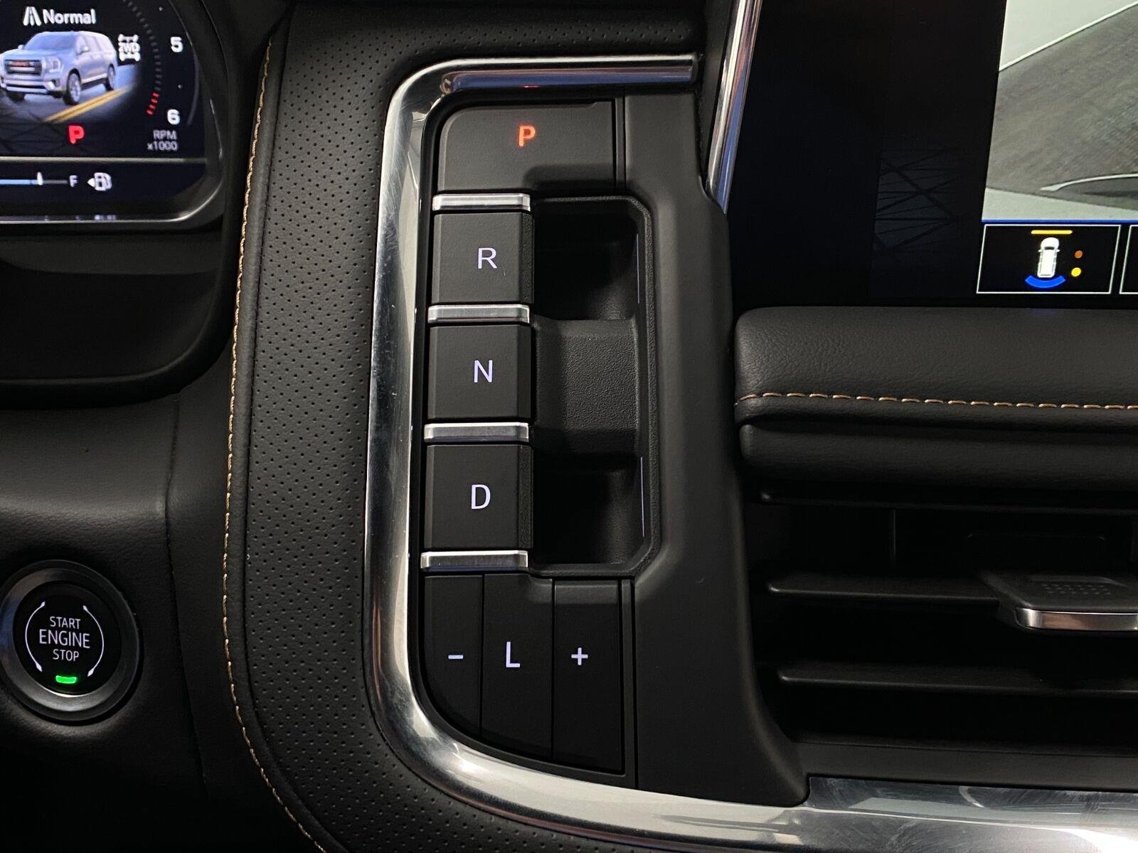 Used 2024 GMC Yukon AT4 w/ Technology Package AWD/4WD image 26