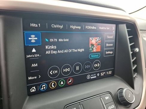 Used 2023 GMC Acadia Denali image 16