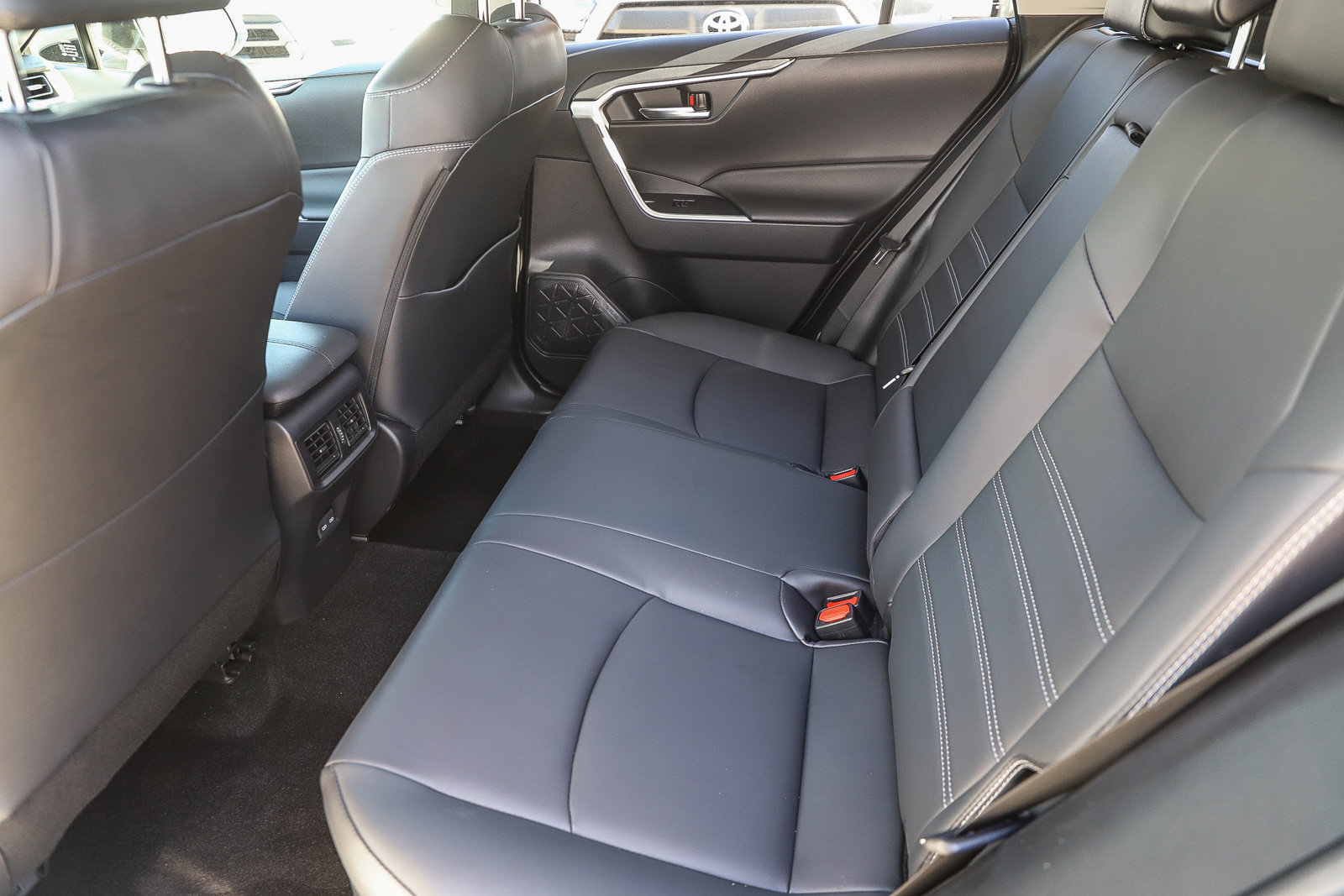 Certified 2023 Toyota RAV4 XLE Premium AWD/4WD image 18