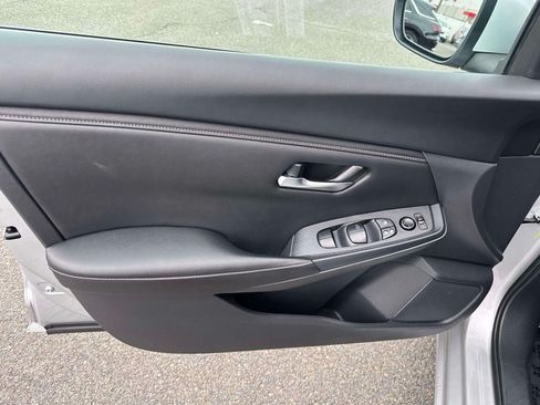 Used 2023 Nissan Sentra SV FWD image 15