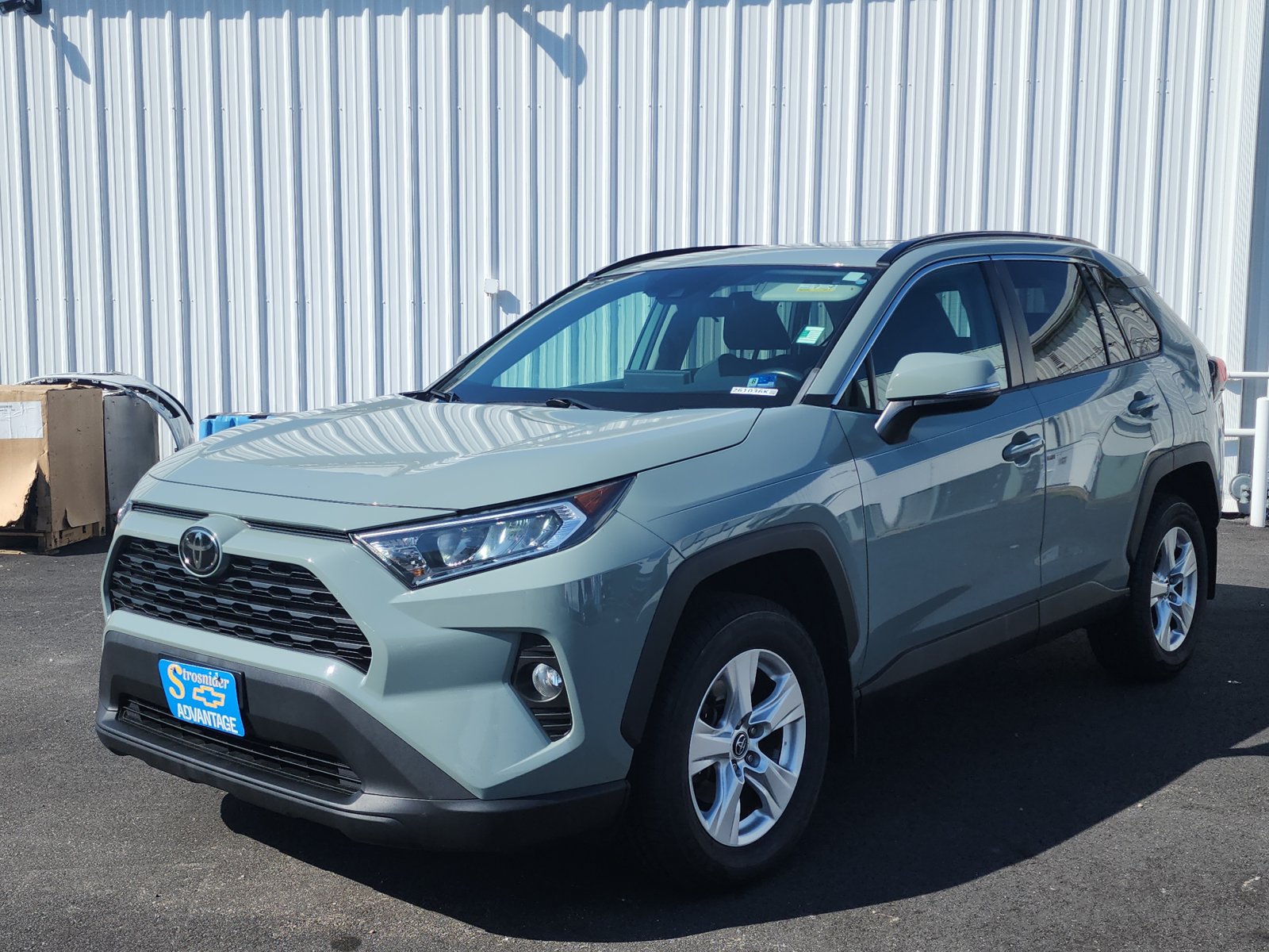 Used 2020 Toyota RAV4 XLE w/ Convenience Package AWD/4WD image 1