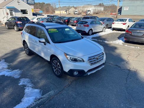 Used 2015 Subaru Outback 2.5i Limited image 2