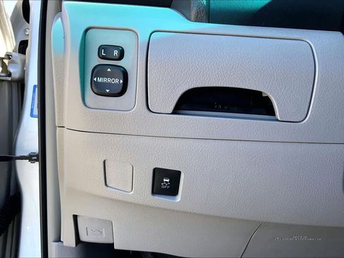 Used 2011 Toyota Camry LE w/ LE Extra-Value Pkg image 31