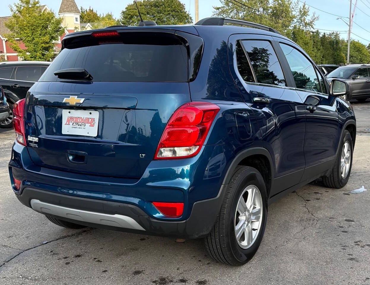 Used 2020 Chevrolet Trax LT w/ LT Convenience Package FWD image 12