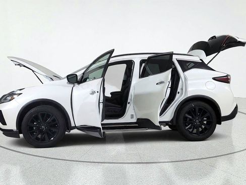 Certified 2024 Nissan Murano SV w/ SV Midnight Edition Package AWD/4WD image 11