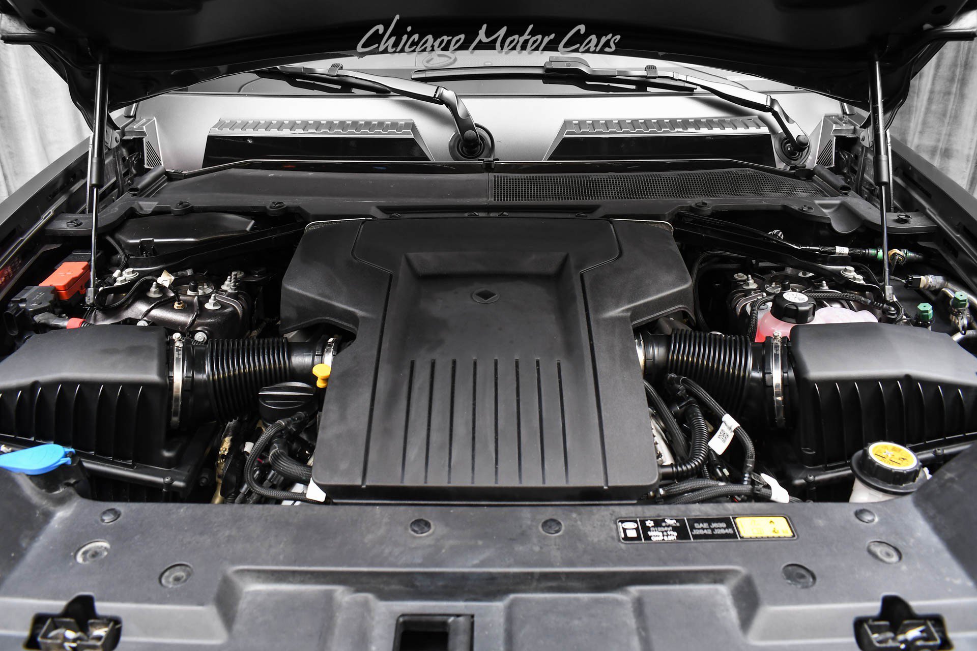 Used 2025 Land Rover Defender 110 AWD/4WD image 58