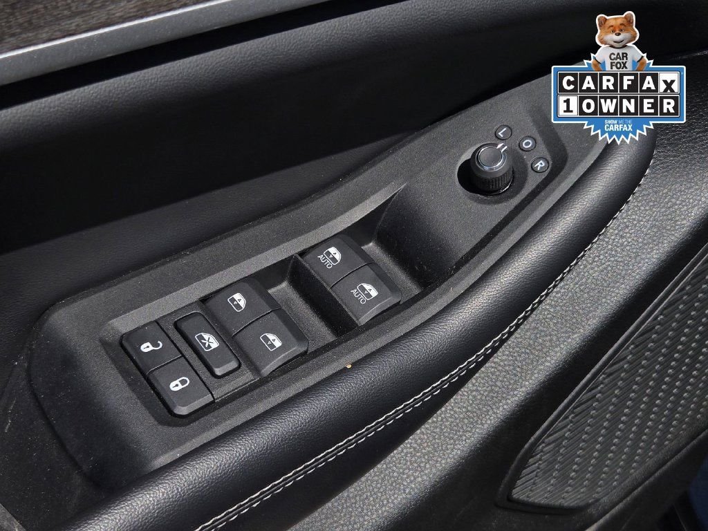 Used 2023 Jeep Grand Cherokee Limited w/ Luxury Tech Group II RWD image 7