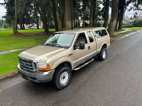 Used 2000 Ford F350 XLT image 9
