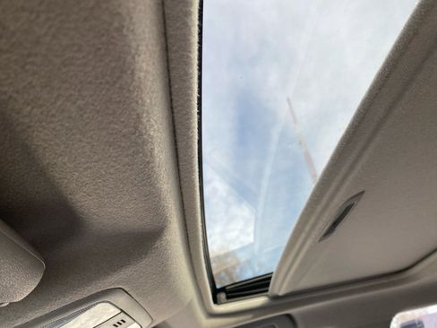 Used 2011 Toyota RAV4 Limited image 17