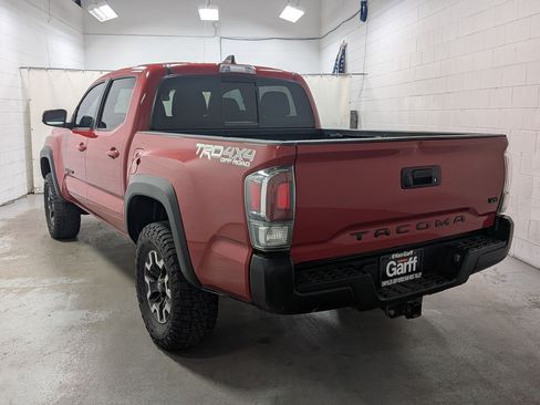 Used 2022 Toyota Tacoma TRD Off-Road AWD/4WD image 9