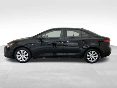 Used 2023 Toyota Corolla LE image 2