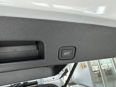 Used 2026 GMC Acadia Elevation w/ LPO, Floor Liner Package AWD/4WD image 18