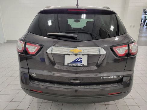 Used 2015 Chevrolet Traverse LT w/ Style and Technology Package FWD image 27