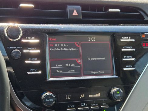 Used 2018 Toyota Camry SE w/ Moonroof Package FWD image 24