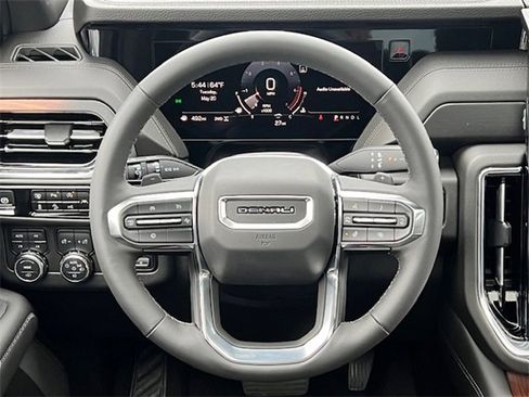 New 2025 GMC Yukon Denali w/ Denali Reserve Package image 27