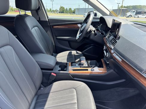 Used 2023 Audi Q5 2.0T Premium Plus w/ Premium Plus Package AWD/4WD image 35