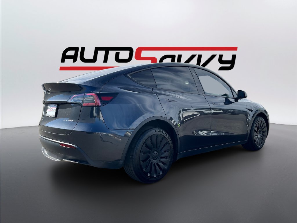Used 2024 Tesla Model Y Long Range AWD/4WD image 5