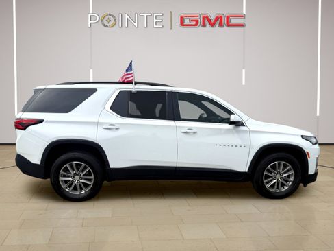 Used 2023 Chevrolet Traverse LT image 9